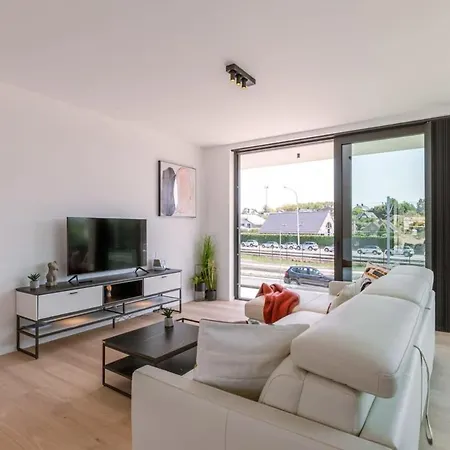 New, Luxurious And Modern With Private Parking * 코크시데
