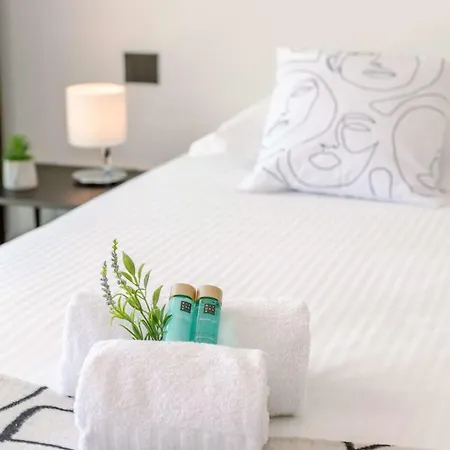 Appartement New, Luxurious And Modern With Private Parking *
