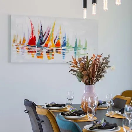 New, Luxurious And Modern With Private Parking Appartement *